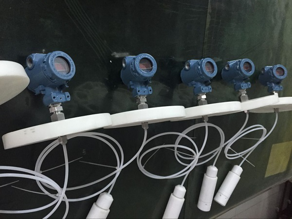 防腐投入式液位變送器價(jià)格，廠家